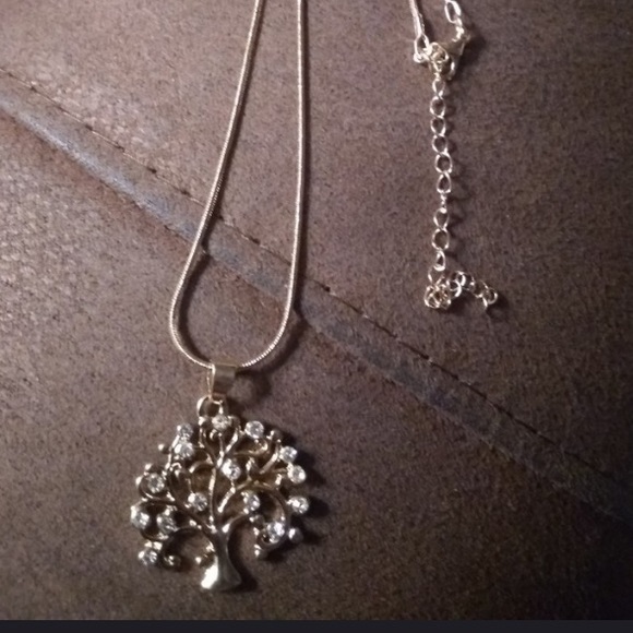 Tree of Life Necklace Silver or Gold w/Silv Chain - Picture 4 of 8